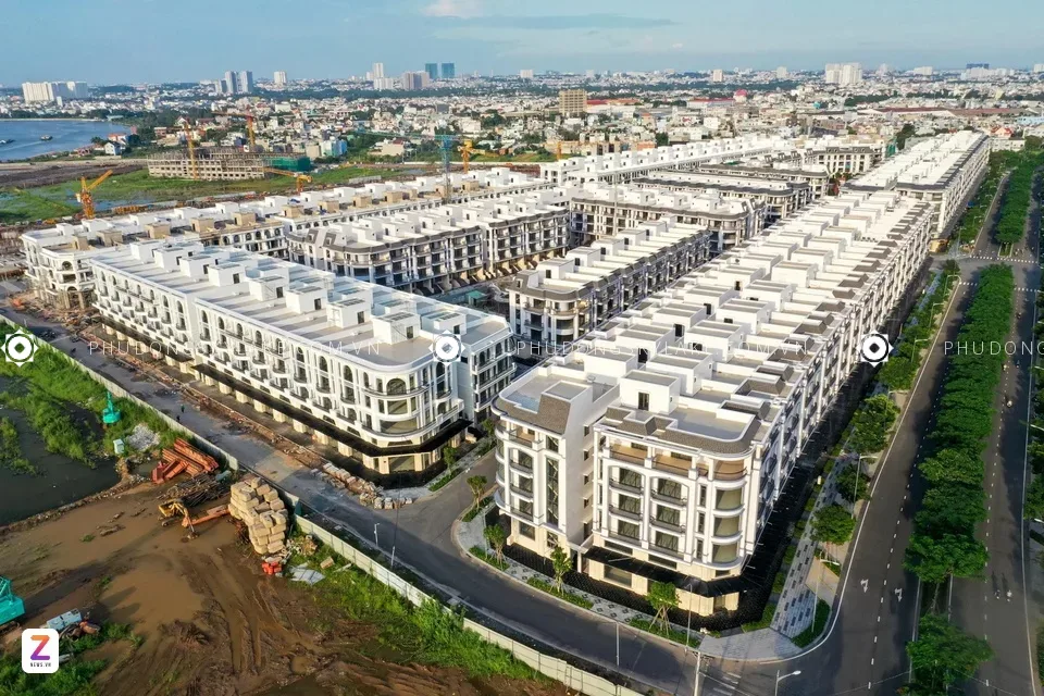 Toàn cảnh khu nhà phố, shophouse Van Phuc City đang trong giai đoạn hoàn thiện